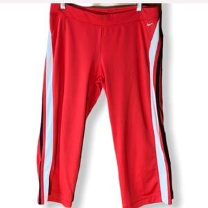 Nike Yoga Activewear 3/4 Length Exercise Pants Women’s Size M (8-10)